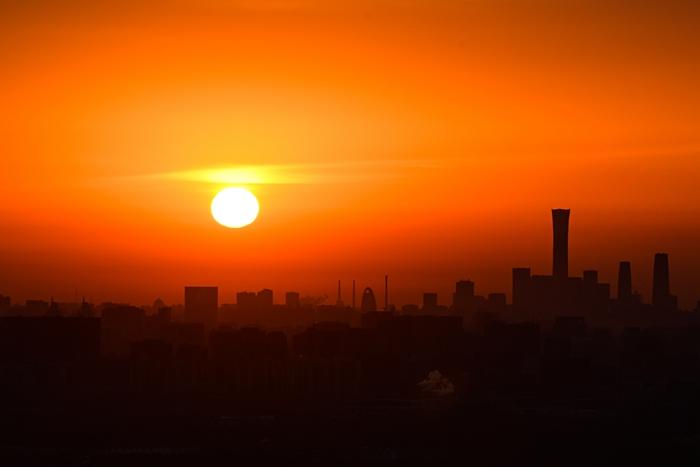 新年日出來啦！迎接2025年的第一縷陽光