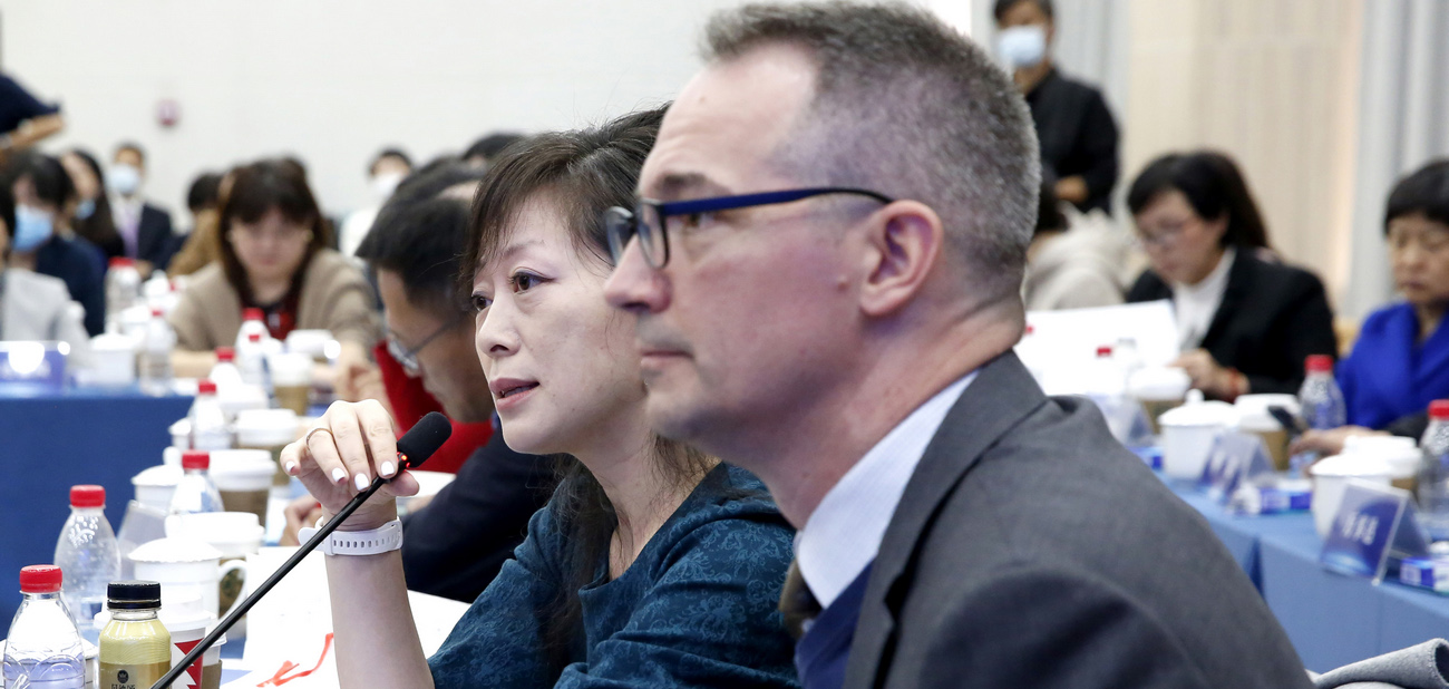 中國擴(kuò)大高水平開放決心不變 外企稱更看好中國市場<p>    企業(yè)代表表示，通過聆聽圓桌會(huì)關(guān)于黨的二十大報(bào)告的詳細(xì)解讀，對(duì)于報(bào)告重點(diǎn)內(nèi)容有了更深入更全面的掌握和理解，更加提振了在華投資的信心。<p>